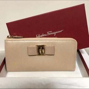 *New* Salvatore Ferragamo long wallet